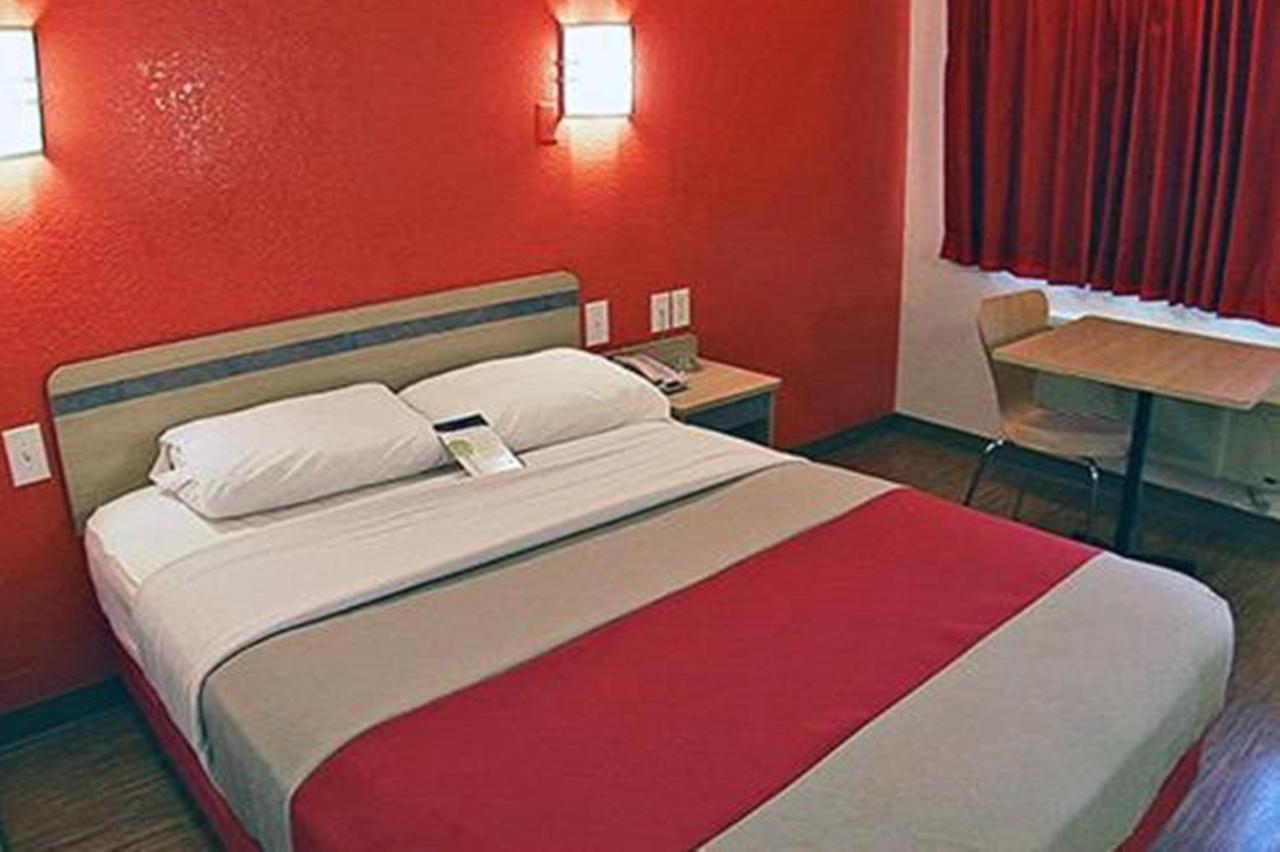 Motel 6-Pasadena, Tx Екстер'єр фото
